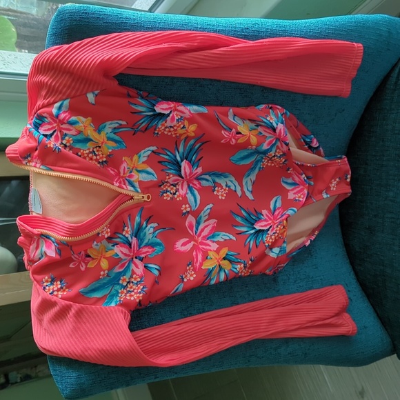 3/$25 Girls Long sleeved swimsuit GUC - Picture 2 of 10